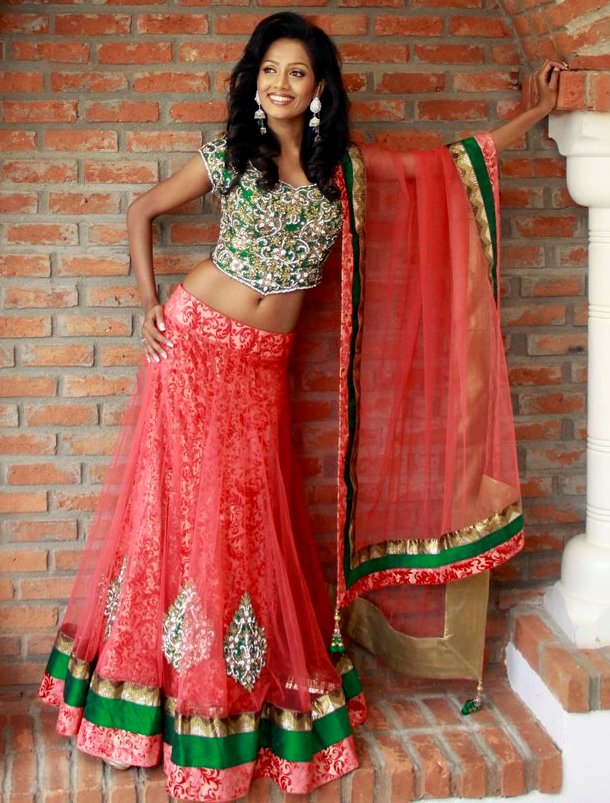 Madusha Rushani Mayadunne - Miss Sri Lanka International 2012 in sari. photo